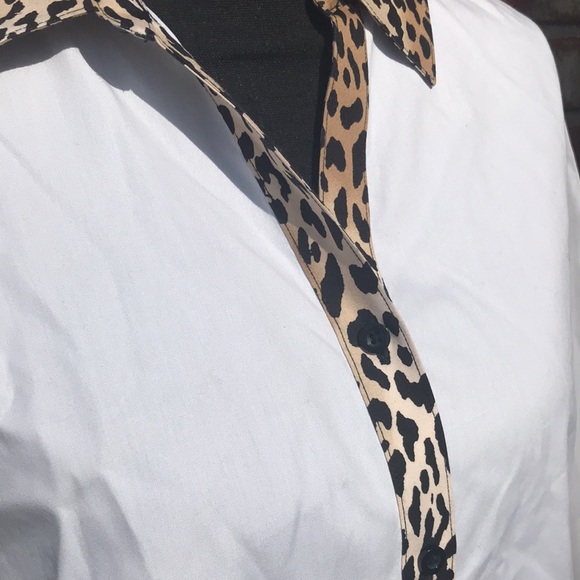 🚨 New CHICO White Cotton Leopard Animal Print Trim Button Up Blouse - Picture 4 of 8
